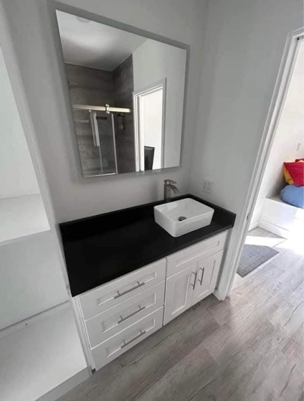 40ft Luxury Container 1 bed 1 bath - Image 6